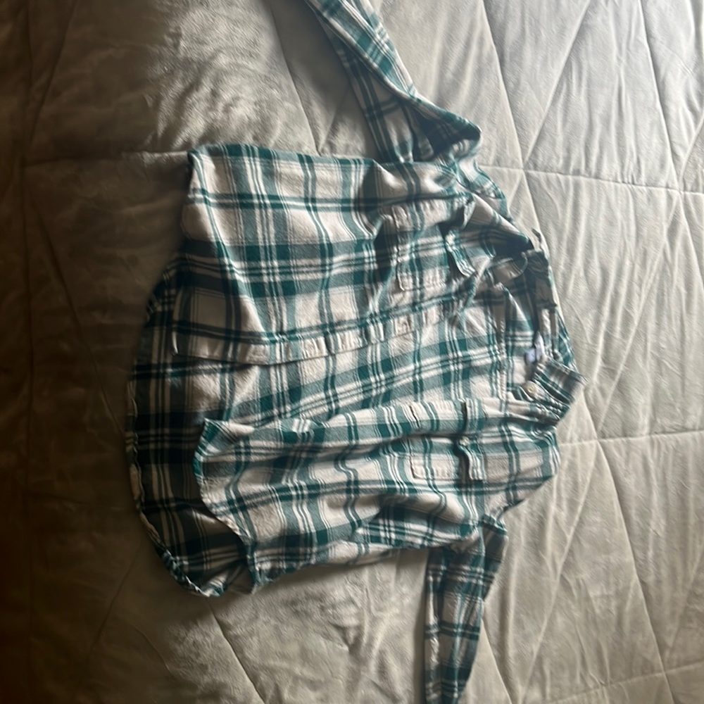 Green patterned flannel - Picture 2 of 2